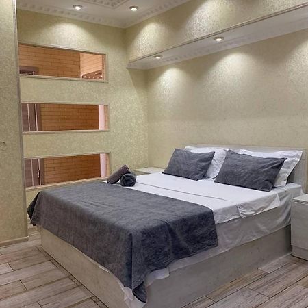Lux Appartement Simkent Buitenkant foto